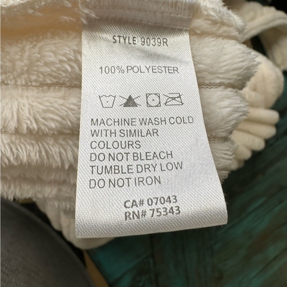 Yawn Off White Cream Robe Size Large Neutral Loungewear Lounging Comfy Cozy - Picture 10 of 11